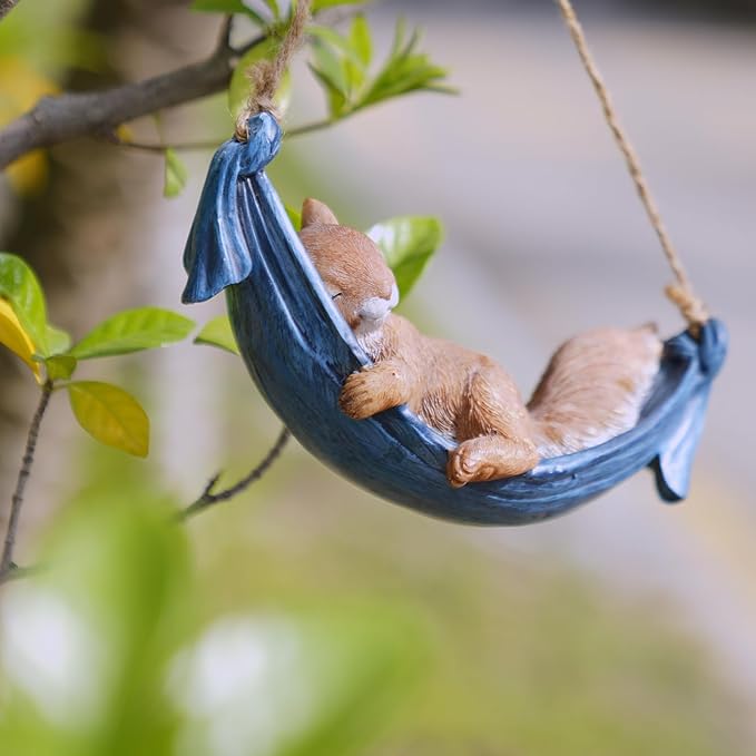Squirrel Garden Décor Hanging Statue - Hanging on Tree Branch Squirrel Swing Statue Outdoor Garden Decoration Outdoor Gift Comes Statues with Rope and Hook 7.75 * 3.75 * 3.25 Inch
