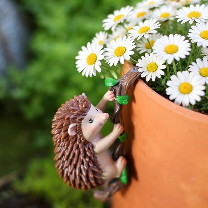Cute Climbing Hedgehog Flower Pot Hugger Figurines Resin Hanging Animal Statue Planter Pot Decorations for Home Garden Fence Balcony Patio Lawn Yard Ornaments