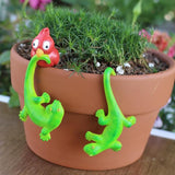 Set of 2 Funny Bird Catching Gecko Figurines Flower Pot and Vase Hugger, Resin Lizard Statue Garden Planter Pot Decorations, Terrarium Edge Hanger Ornaments