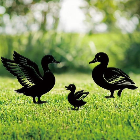SUPERDANT 3PCS Ducks Metal Garden Yard Art Decor Black Silhouette Outdoor Iron Art Decoration Garden Stakes Statues Ornament Crafts for Backyard Parks Lawns Outdoor Spaces