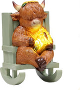 Solar Garden Statues Highland Cow Garden Decor Resin Highland Cow Statue with Light Animal Figurine Outdoor Yard Patio Lawn Decoration Housewarming Gardening Gifts for Women 3.5 * 5 * 6.5 in