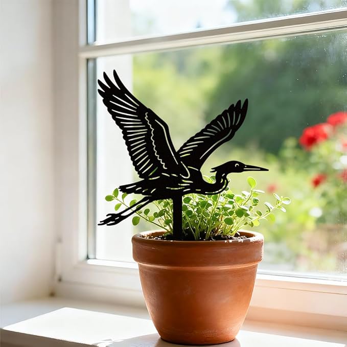 WADORN Flying Egret Metal Decorative Garden Stakes, Black Heron Outdoor Statues Silhouette Funny Bird Wildlife Lover Gifts Stakes Ornaments for All Season Yard Art Garden Patio Backyard Lawn Decor