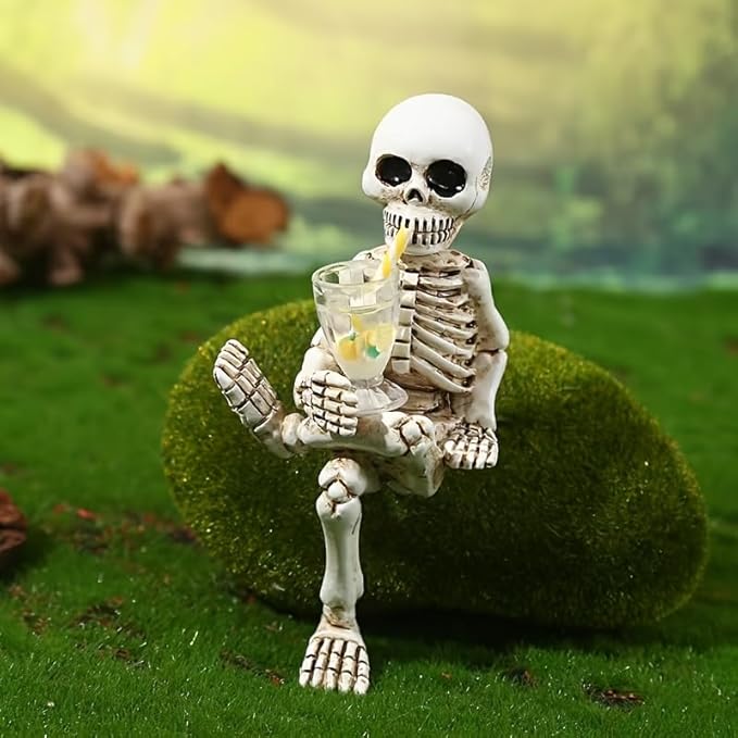Halloween Skeleton Flowerpot Decoration, Weather Resistant Resin Garden Statue (Yellow Cup)