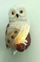 2pcs Owl Solar Statue Garden Owl Figurine Light Tree Hugger Outdoor Fence Solar Lights Fake owl Decoration for Home, Patio and Lawn White