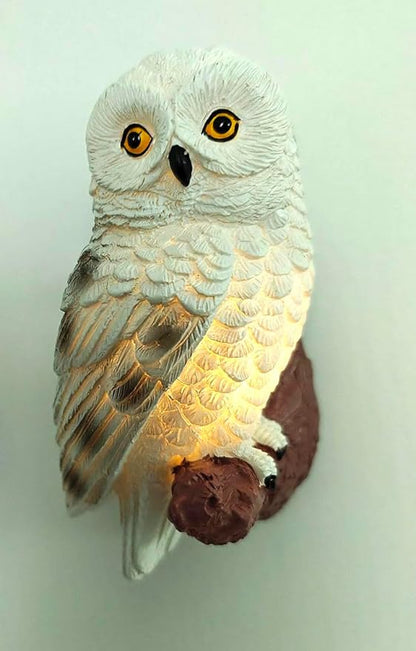 2pcs Owl Solar Statue Garden Owl Figurine Light Tree Hugger Outdoor Fence Solar Lights Fake owl Decoration for Home, Patio and Lawn White