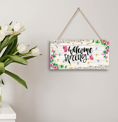 Hinnovy Welcome Spring Door Sign – Hanging Farmhouse Wall Decor for Porch, Kitchen, Living Room, Patio – Flower Indoor & Outdoor Holiday Decoration – House Warming Gifts New Home- 11.8" x 5.9"