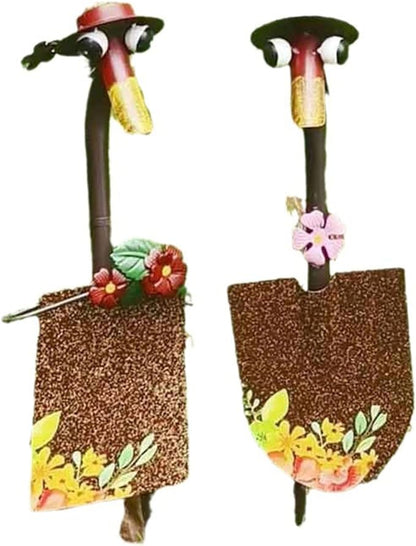 Metal Shovels with Outdoor Garden Art Statues Ornament for Home Farmhouse Sculpture Decor Housewarming Present Housewarming Gift Farmhouse Couple Figurines Iron Shovel Ornaments Cute