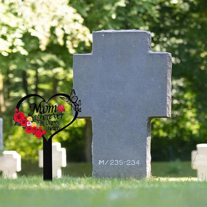 Memorial Grave Stake, Mom Forever in Our Hearts Grave Marker, Heart Grave Decorations for Cemetery, Metal Cemetery Decorations for Grave, Yard, Garden, Remembrance Grave Plaque for Mom