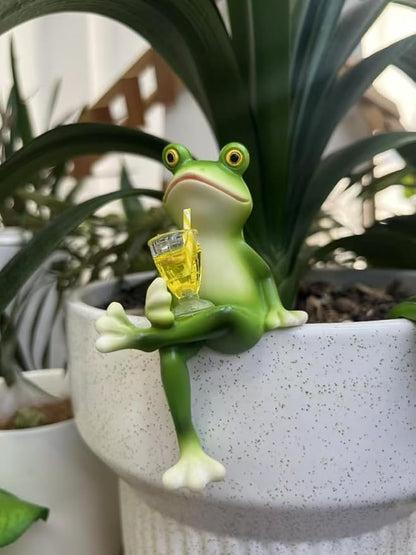Cute Hanging Frog Garden Ornament – Relaxing Frogs Sculpture Outdoor Statue for Indoor Plant Pots or Garden Decoration,Outdoor Yard or Patio Decor.