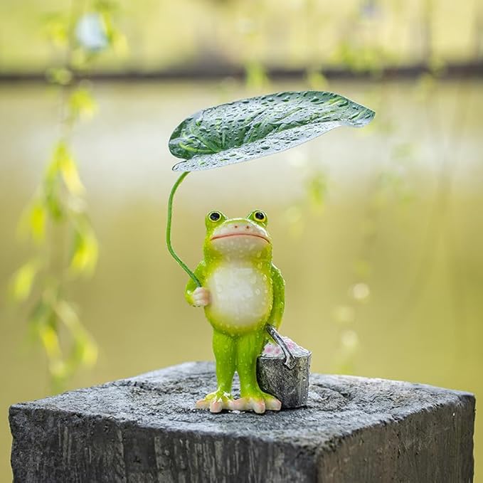 Adorable Animal Garden Statue with Umbrella - Charming Outdoor Decor for Yard, Patio, or Garden (Frog Carrying a Bucket)