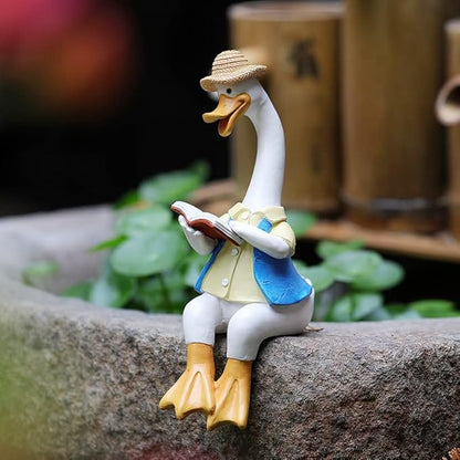 2 Pcs Sitting Couple Duck Garden Statues Outdoor Fence Decor Cute Resin Ducks Figurine Funny Goose Lovers Sculpture for Home Office Patio Lawn Yard Ornaments