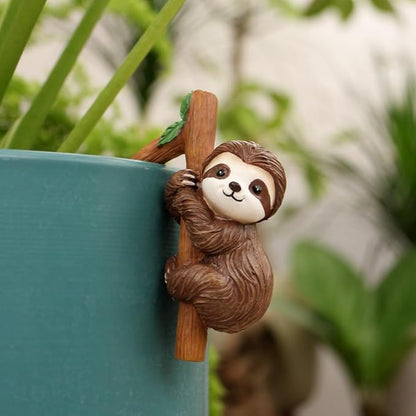 Cute Climbing Sloth Flower Pot Hugger Figurines Resin Hanging Animal Statue Planter Pot Decorations for Home Garden Fence Balcony Patio Lawn Yard Ornaments