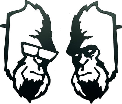 Peeping Bigfoot Metal Yard Art, Garden Branch Peeking Yeti Decor, Outdoor Metal Bigfoot Tree Hugger Decorations, Sasquatch Face for Outdoor Decorations, Set of 2