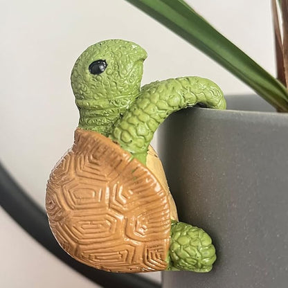 Tortoise Figure Plant Pot Hanger, Turtle Flower Pot Hugger, Resin Tortoise Statue, Funny Pot Huggers for Planters, Cute Climbing Tortoise Flower Pot Hugger, Garden Fence Balcony Patio Yard (BROWN)
