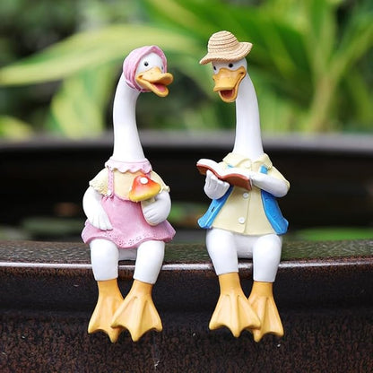 2 Pcs Sitting Couple Duck Garden Statues Outdoor Fence Decor Cute Resin Ducks Figurine Funny Goose Lovers Sculpture for Home Office Patio Lawn Yard Ornaments
