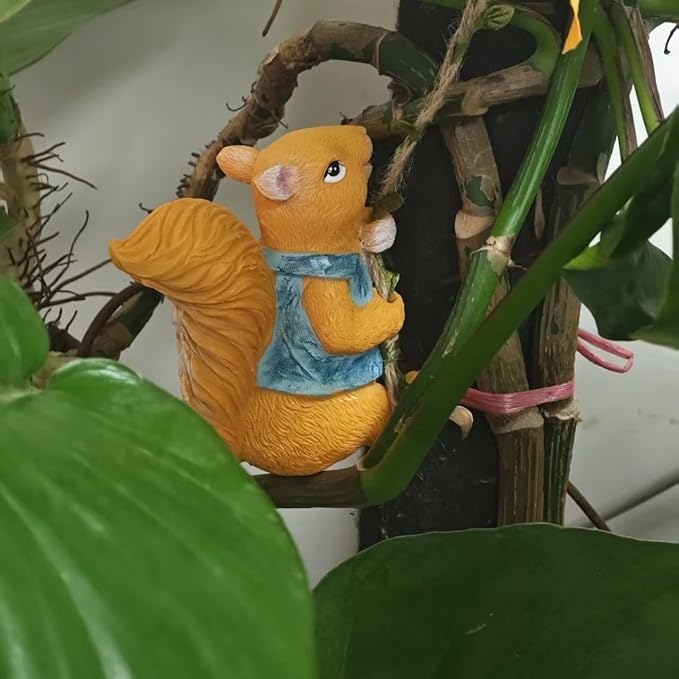 Climbing Squirrel Tree Hugger Statue - UV Resistant Resin Hanging Garden Sculpture, Waterproof Outdoor Decor for Yard, Patio, Porch (Squirrel)