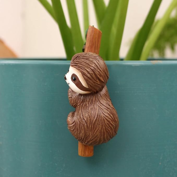 Cute Climbing Sloth Flower Pot Hugger Figurines Resin Hanging Animal Statue Planter Pot Decorations for Home Garden Fence Balcony Patio Lawn Yard Ornaments