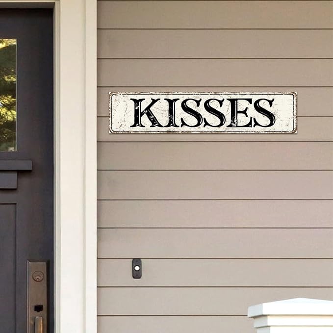 Madcolitote Ancient Retro Kisses Wood Sign Kisses Street Signs Rustic Wooden Wall Art Farmhouse Wall Decor Kitchen Wall Hanger Retro Decoration Sign Housewarming Gift 4x18in