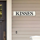 Madcolitote Ancient Retro Kisses Wood Sign Kisses Street Signs Rustic Wooden Wall Art Farmhouse Wall Decor Kitchen Wall Hanger Retro Decoration Sign Housewarming Gift 4x18in