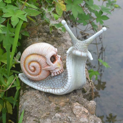 Skull Snail Garden Statues Halloween Skull Snail Sculpture Gothic Skull Decor Interesting Desktop Resin Craft Ornaments for Home Outdoor Office Decor,White
