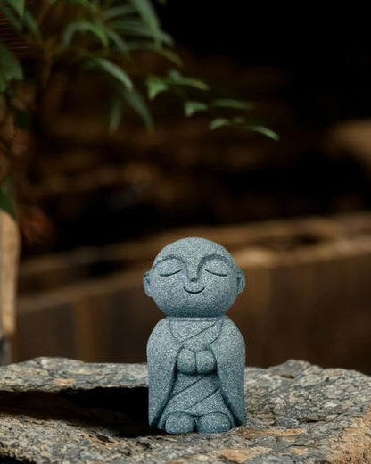 Mini Monk Buddha Statue Sandstone Statues Zen Monk Praying Statue Sculptures for Wealth Good Luck Feng Shui Decor Home Fish Tank Aquarium Garden (Style 10)