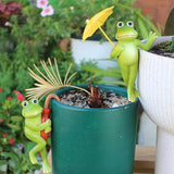 Set of 2 Funny Frog Statues Outdoor Flower Pot Hugger, Resin Hanging Frog Figurines Cute Climbing Animals Sculpture Plant Pot Decorations for Home Garden Patio Lawn Yard Ornaments (Holding Umbrella)