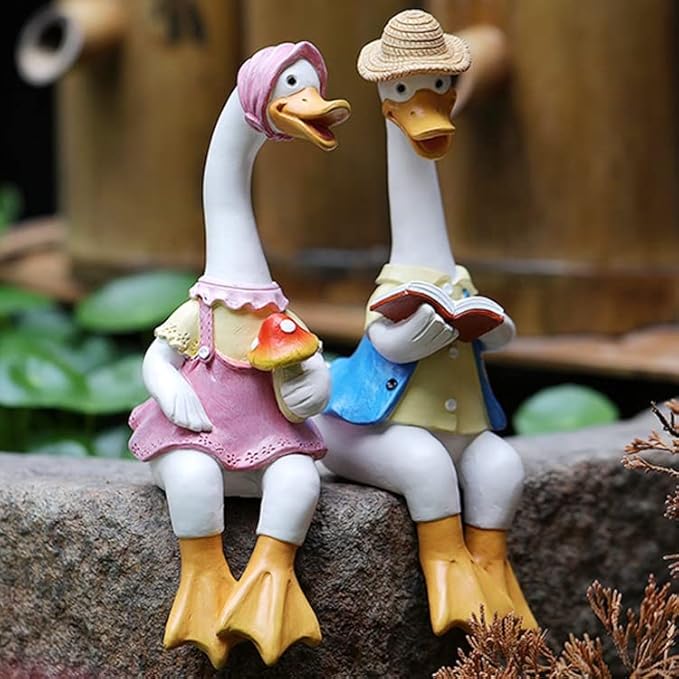 2 Pcs Sitting Couple Duck Garden Statues Outdoor Fence Decor Cute Resin Ducks Figurine Funny Goose Lovers Sculpture for Home Office Patio Lawn Yard Ornaments