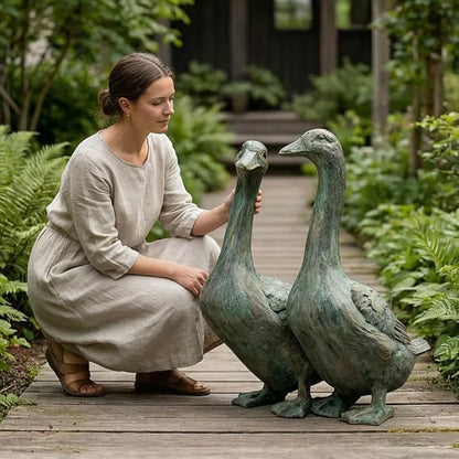 DiliComing Porch Goose Statue Set - Large Resin Outdoor Garden Decor, 17 inch Lawn Goose Sculptures Couple, Front Porch Decor Yard Art