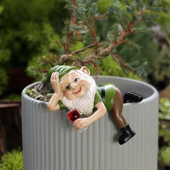 Funny Garden Gnome Statue Flower Pot Hugger, Drinking Red Wine Gnome Figurine Resin Sculpture Outdoor Decor Patio Lawn Yard Fence Plant Pot Ornaments