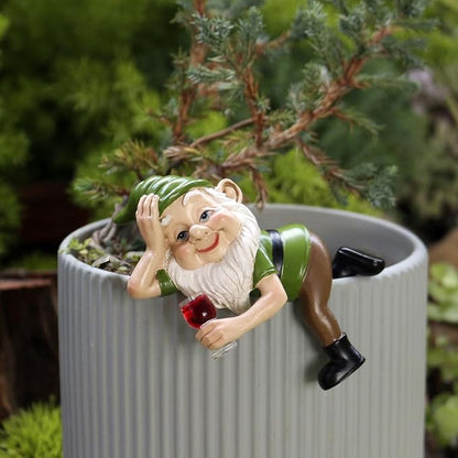 Funny Garden Gnome Statue Flower Pot Hugger, Drinking Red Wine Gnome Figurine Resin Sculpture Outdoor Decor Patio Lawn Yard Fence Plant Pot Ornaments
