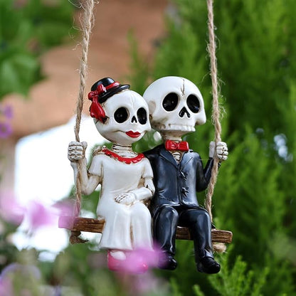 Swing Skeleton Couple Garden Statue Outdoor Halloween Decor, 3.3 Inch Cute Skull Figurine Resin Sculpture Funny Tree Hanging Ornaments for Patio Lawn Yard