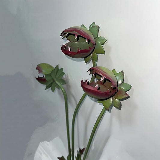 Metal Carnivorous Plant Garden Stake, Venus Flytrap Yard Art Decor, Outdoor Decorative Plant Stake Sculpture for Lawn Garden Patio Halloween Gothic Yard Decoration (Green-1pc)