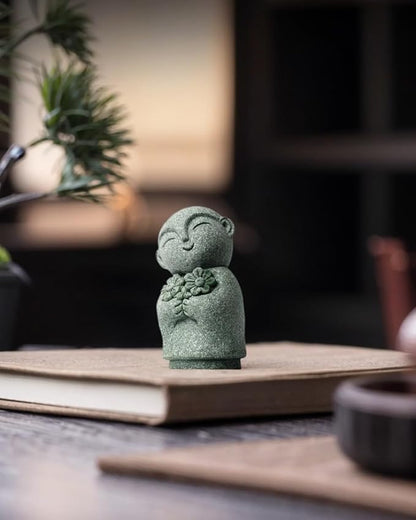 Mini Monk Buddha Statue Sandstone Statues Zen Monk Praying Statue Sculptures for Wealth Good Luck Feng Shui Decor Home Fish Tank Aquarium Garden (Style 12)