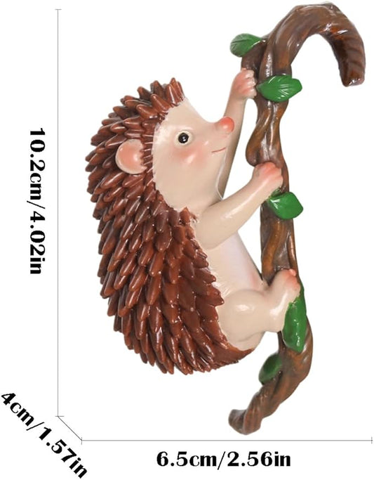 Cute Climbing Hedgehog Flower Pot Hugger Figurines Resin Hanging Animal Statue Planter Pot Decorations for Home Garden Fence Balcony Patio Lawn Yard Ornaments