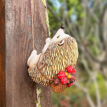 Hanging Hedgehog Statue Decoration, Climbing Hedgehog Figurine Ornament for Indoor Outdoor Home Garden Decor