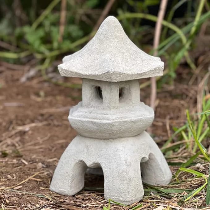 Japanese Pagoda Statue Backyard Decor Stone Lantern Figurine Garden Statue Light Outdoor Sculpture Zen Garden Atmosphere