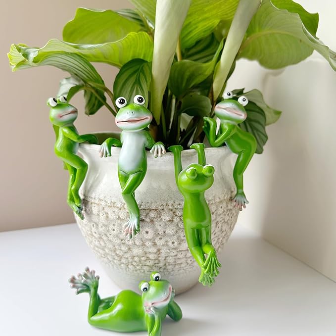 Cute Climbing Frog Figurines Flower Pot Hugger Resin Hanging Frog Sculpture Outdoor Statue Plant Pot Decorations for Home Garden Fence Balcony Patio Lawn Yard Ornaments (Front)