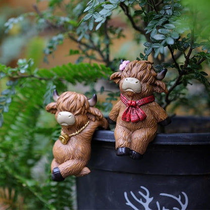 Set of 2 Cute Climbing Cow Flower Pot Hugger Figurines Resin Hanging Cow Statues Planter Pot Decorations for Home Garden Fence Balcony Patio Lawn Yard Ornaments