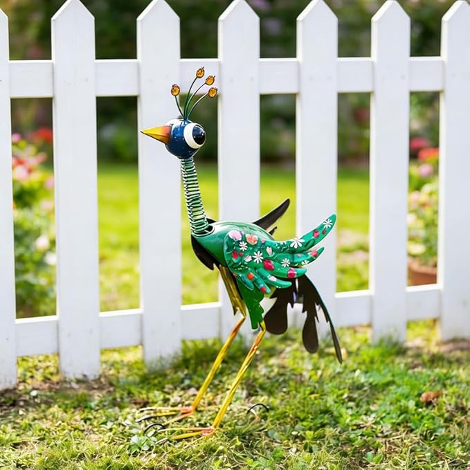 Metal Peacock Garden Statue,Outdoor Peacock Sculpture Decor Yard Art,Farmhouse Art for Yard, Patio, or Housewarming Gift for Mom, Friends