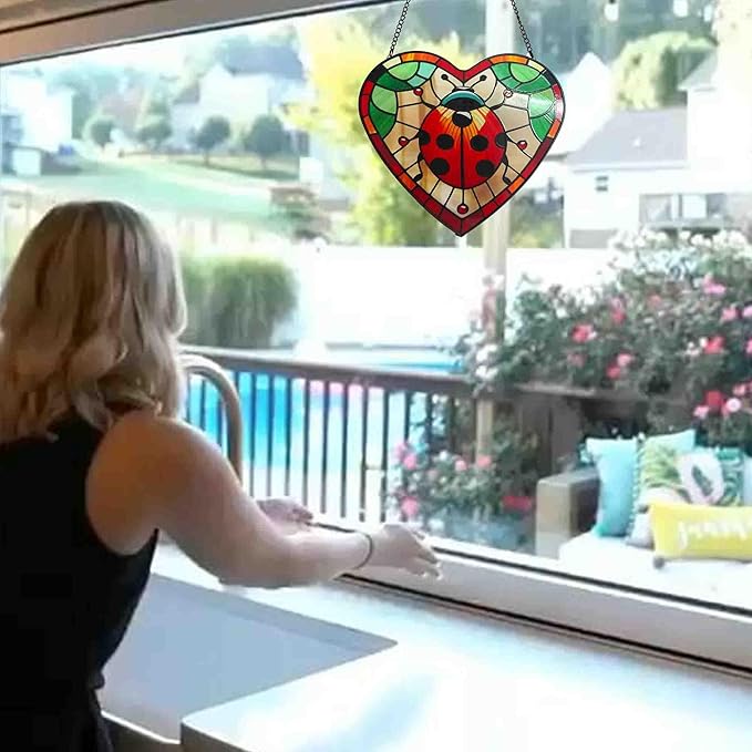 Ladybug Stained Glass Window Hanging, Heart Shape Glass Sun Catchers with Chain, Ladybugs Ornaments for Garden, Whimsigoth Decor Gifts for Woman, Men