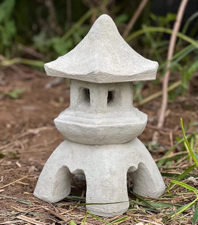 Japanese Pagoda Statue Backyard Decor Stone Lantern Figurine Garden Statue Light Outdoor Sculpture Zen Garden Atmosphere