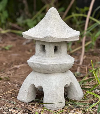 Japanese Pagoda Statue Backyard Decor Stone Lantern Figurine Garden Statue Light Outdoor Sculpture Zen Garden Atmosphere