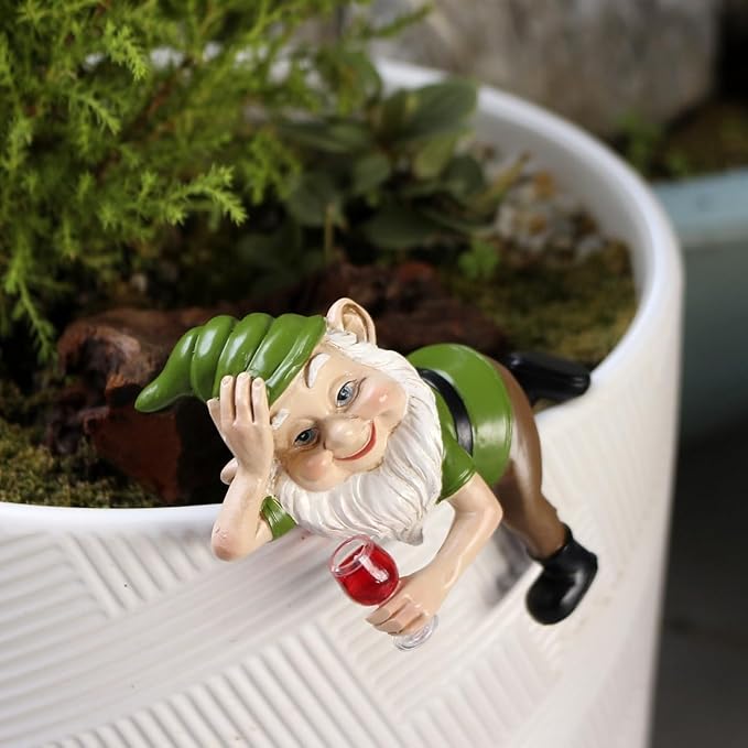 Funny Garden Gnome Statue Flower Pot Hugger, Drinking Red Wine Gnome Figurine Resin Sculpture Outdoor Decor Patio Lawn Yard Fence Plant Pot Ornaments