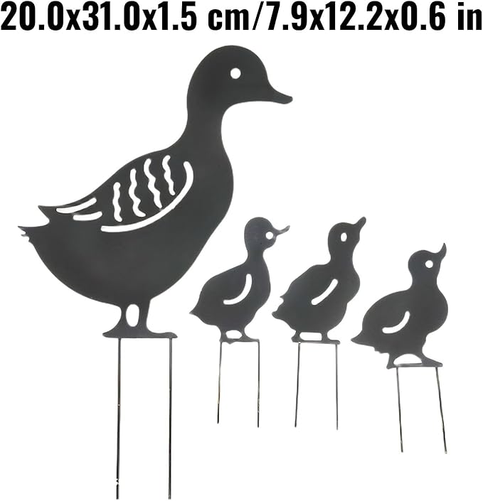 Iron Garden Ornament Wrought Metal Family Decor for Outdoor Lawn and Backyard Landscaping