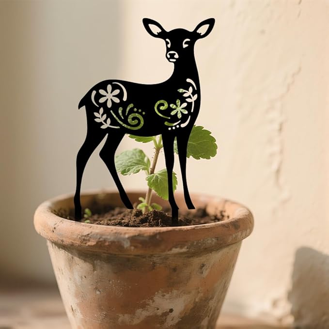 WADORN Deer Metal Outdoor Statues Silhouette, Reindeer Metal Decorative Garden Stakes Funny Animal Flower Silhouette Outdoor Stakes Decor for Garden Hugger Backyard Patio Lawn Art Outdoor Decor