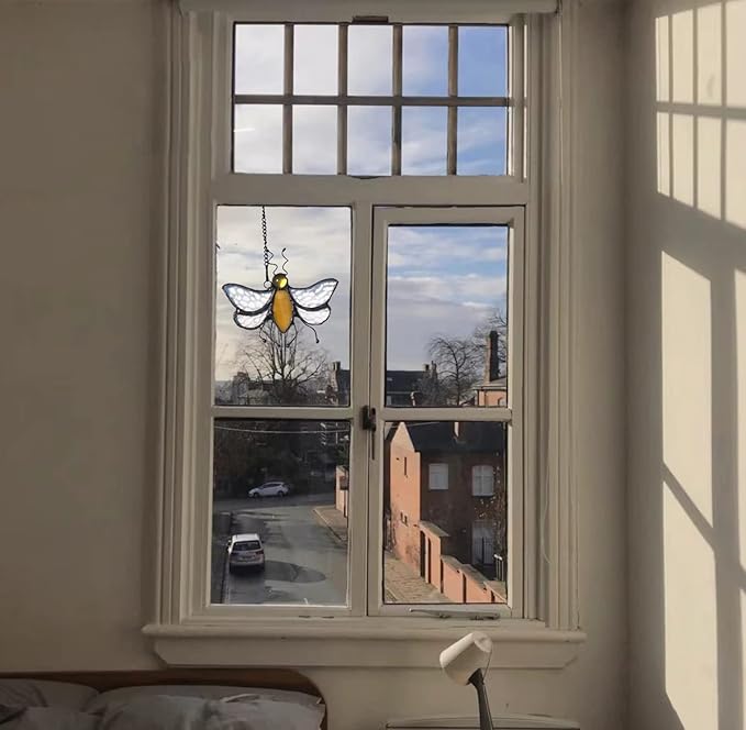 HUIMEIJU Stained Glass bee Window Hanging/Tiffany Glass Decorative Pendant, Birthday Gifts for classmates, Colleagues, Family, Children, car Pendants, Garden Decorations