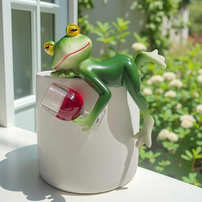 Funny Drinking Frog Statue Flower Pot Hugger Resin Hanging Frog Figurine Planter Pot Decorations for Home Garden Fence Balcony Patio Lawn Yard Ornaments (Drinking Red Wine)