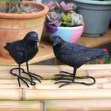 Set of 2 Garden Crow Statues Outdoor Decor for Tree, Resin Bird Figurines Tree Hugger Sculpture Fake Black Raven Decoy Halloween Decoration for Patio Yard, Deck, Fence Ornaments