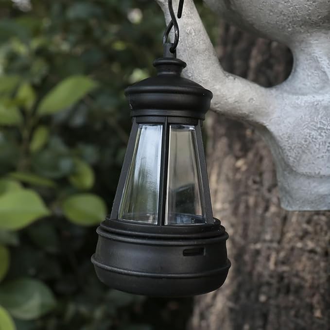 Alien Tree Hugger with Solar Lantern, Funny Alien Garden Statue Tree Peeker Resin Sculpture Outdoor Decor for Patio Lawn Yard Ornaments