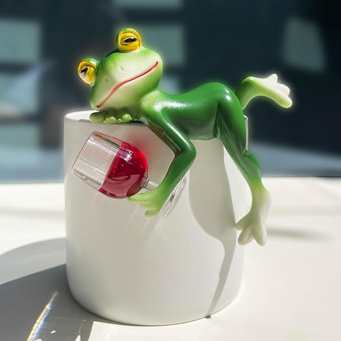 Funny Drinking Frog Statue Flower Pot Hugger Resin Hanging Frog Figurine Planter Pot Decorations for Home Garden Fence Balcony Patio Lawn Yard Ornaments (Drinking Red Wine)